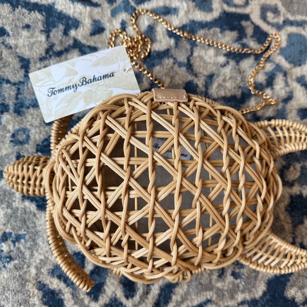 🐢 Tommy Bahama Woven Viral Turtle Purse